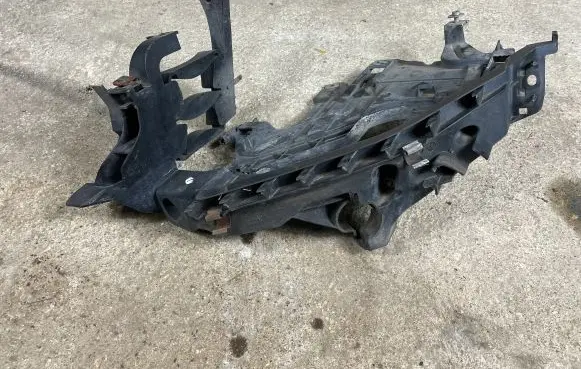 Audi A4 S4 B8 8K Headlight/headlamp mounting bracket 8K0955101A
