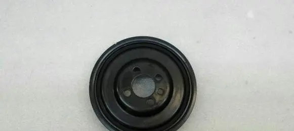 Volkswagen Golf VII Crankshaft pulley 03G105243