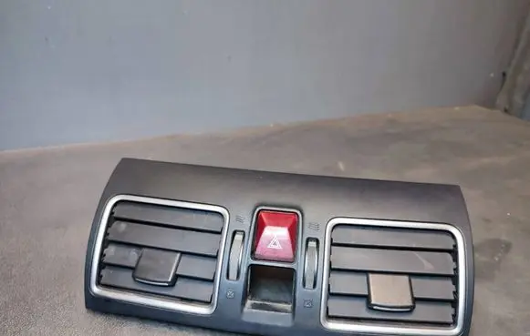 Subaru Forester SJ Dash center air vent grill S15508200