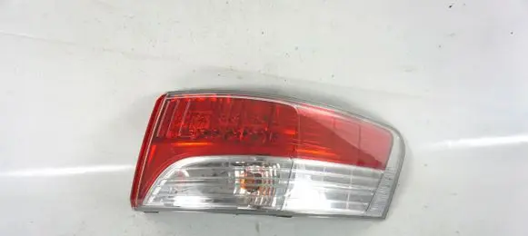 Toyota Avensis T270 Rear/tail lights