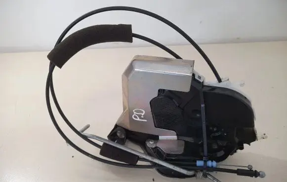 Subaru Outback (BS) Front door lock