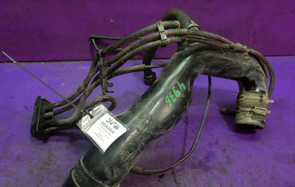 Volkswagen Polo IV 9N3 Intercooler hose/pipe 