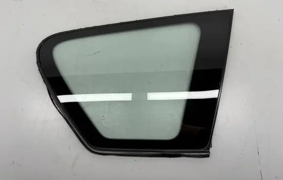 Toyota Avensis Verso Rear side window 43R005834