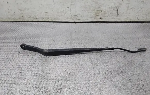 Nissan Almera Tino Front wiper blade arm