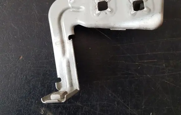BMW 1 F20 F21 Fender mounting bracket 7284648