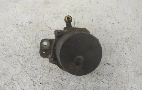 Opel Corsa C Vacuum pump 73501167