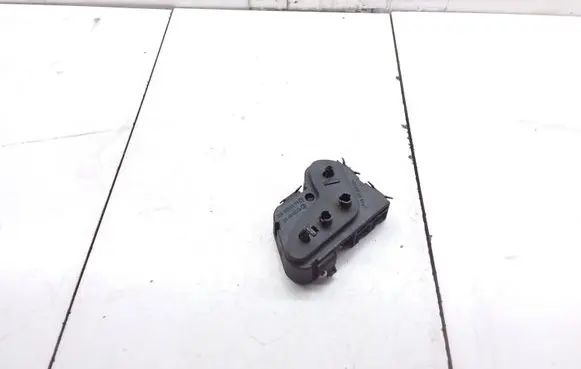 Mercedes-Benz E W211 Seat control switch 2108213851 03463815