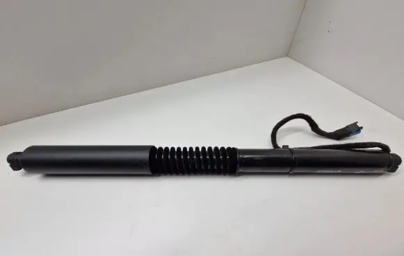 BMW X3 G01 Tailgate strut 7397322