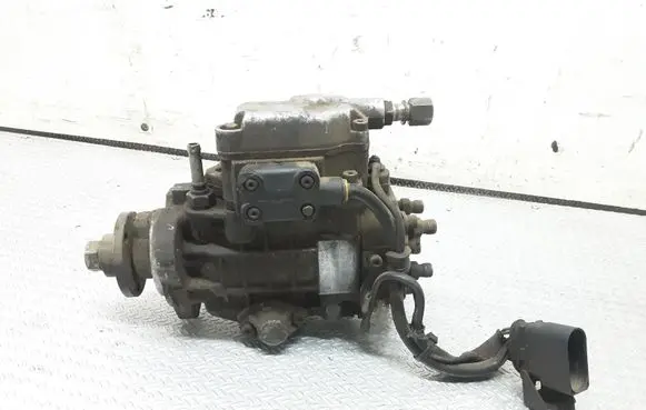 Audi A3 S3 8L Fuel injection high pressure pump 0460404977