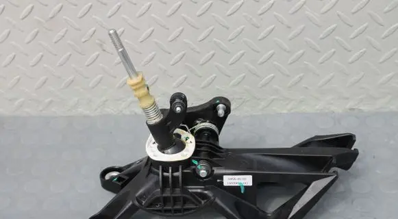Mazda 2 Gear shifter/selector 46100