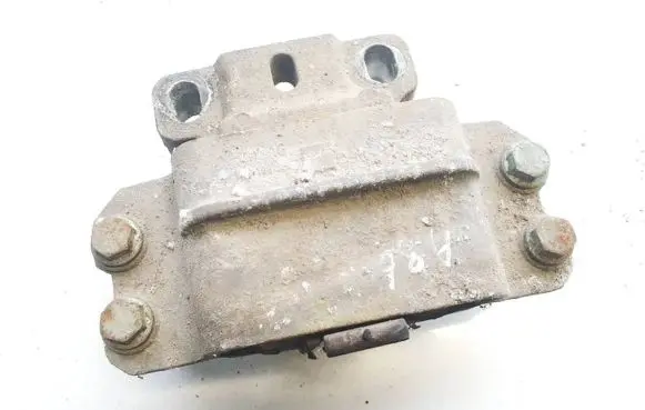 Volkswagen Golf V Engine mount bracket 1k0199555