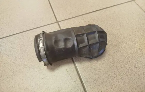 Land Rover Range Rover Sport L320 Air intake hose/pipe PHD500650 N04036A150