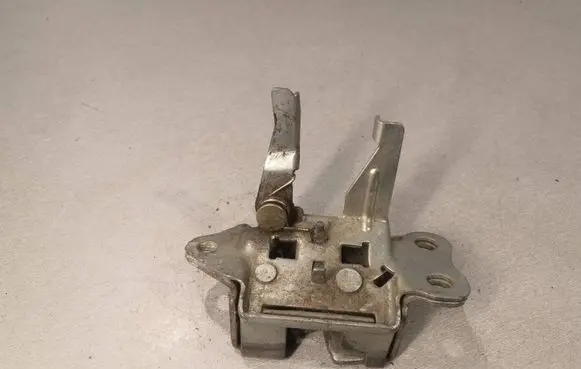 Toyota Yaris Loading door lock 