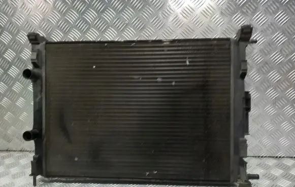 Renault Megane II Coolant radiator 8200115542