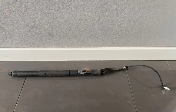 BMW X5 F15 Tailgate strut 7361878