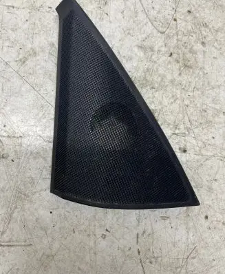Mercedes-Benz C W204 Side speaker trim/cover A2047200148 E106085