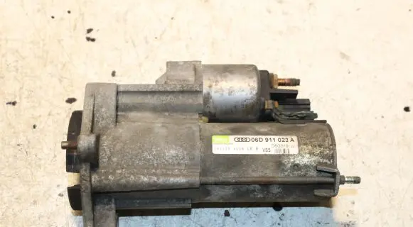 Audi A4 S4 B7 8E 8H Starter motor 06D911023A