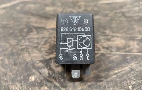 Porsche 928 Window wiper relay 92861810400