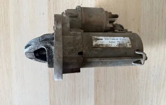 Ford Fiesta Starter motor 8V2111000AE
