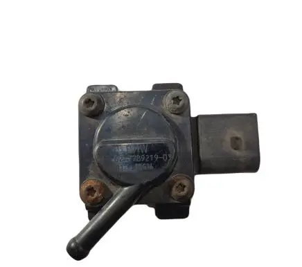 BMW X3 E83 Exhaust gas pressure sensor 7789219