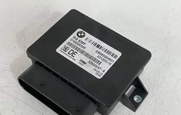 BMW 5 F10 F11 Hand brake control module 32620247