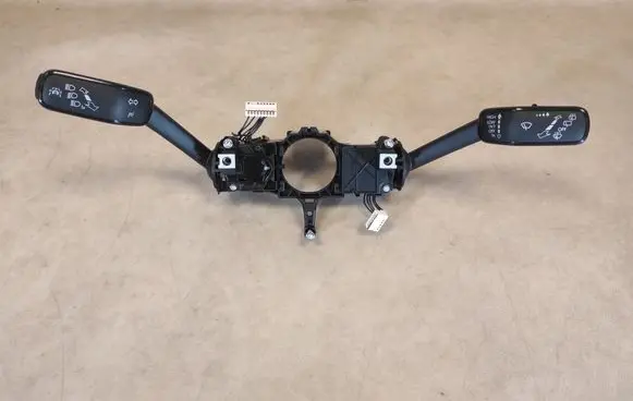 Volkswagen Golf VII Steering wheel 5Q0953521R 5Q0953569A 5Q0953502AJ