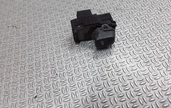 Volvo V70 Electric window control switch 9472275