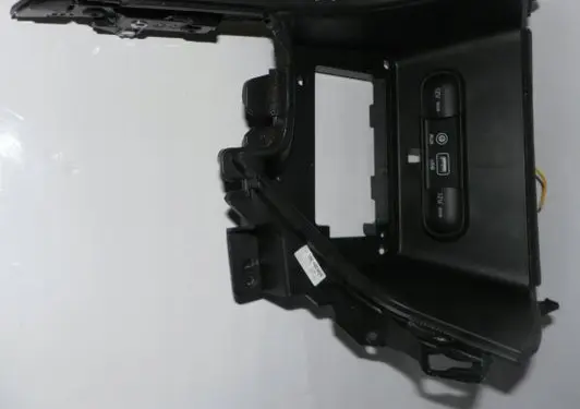 KIA Sportage Tailgate/trunk/boot open switch 84681F1100