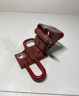 Volkswagen Golf IV Front door lower hinge 4B0831412B