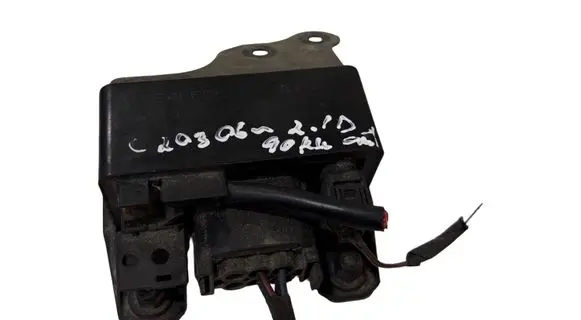Mercedes-Benz C W203 Glow plug pre-heat relay