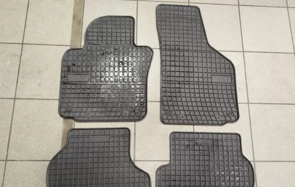 Volkswagen Golf VI Car floor mat set 