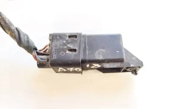 Dodge Journey Glow plug pre-heat relay 0281003040