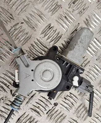 Honda Accord Front door window regulator motor CM011360