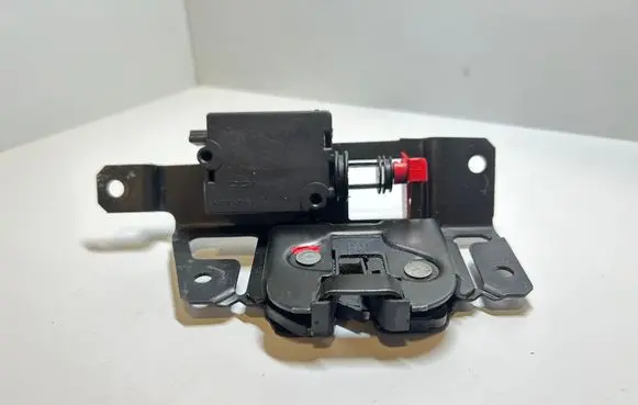 BMW X3 E83 Tailgate/trunk/boot lock/catch/latch 7057364