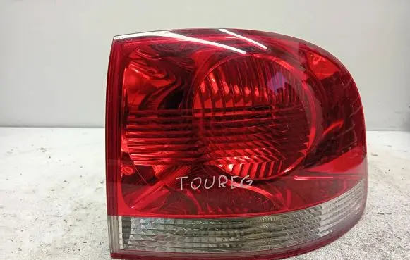 Volkswagen Touareg I Rear/tail lights 7L6945096P 0028250202