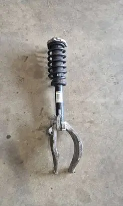 Volvo XC90 Front shock absorber/damper 31658004