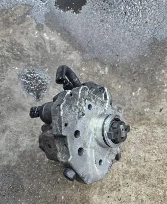 Volvo V70 Fuel injection high pressure pump 0445010043 050677 8642778