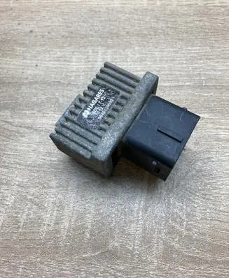 Citroen C5 Glow plug pre-heat relay 9640469680