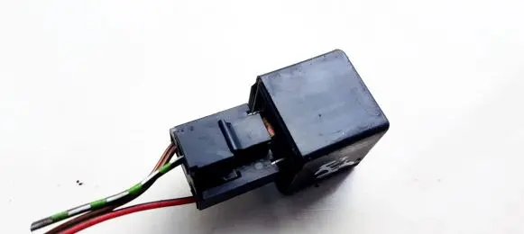 Volkswagen Golf III Other relay 191953227