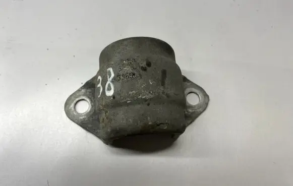 BMW 5 GT F07 Sway bar bush bracket, front 6775445 33556775445