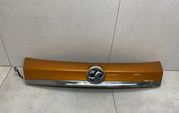 Opel Mokka X Trunk door license plate light bar 95093299