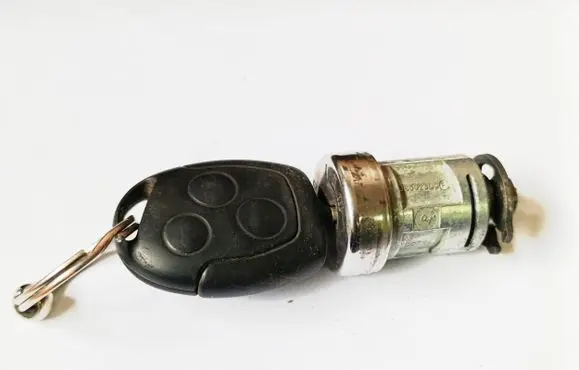 Ford Mondeo Mk III Ignition lock