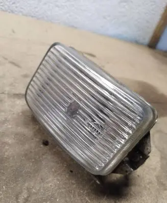Volkswagen PASSAT B3 Front indicator light 301129995