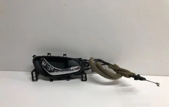 Nissan Rogue Front door interior handle 