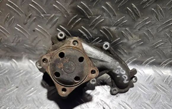 Ford Focus Water pump XS4U8505AA
