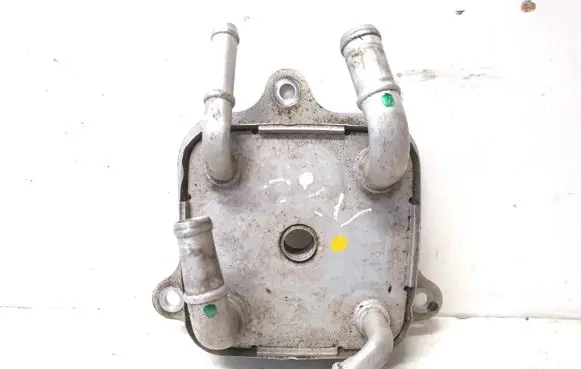 Honda CR-V Oil filter mounting bracket