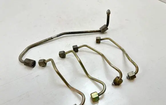 Hyundai Terracan Fuel injector supply line/pipe 
