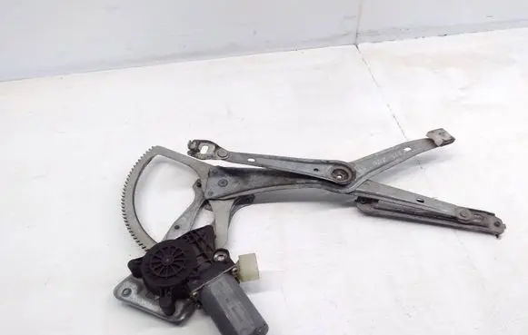Mercedes-Benz E W210 Front door window regulator with motor 0130821708