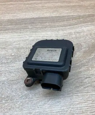 Audi A6 S6 C5 4B Air flap motor/actuator 4B1820511A 0132801127