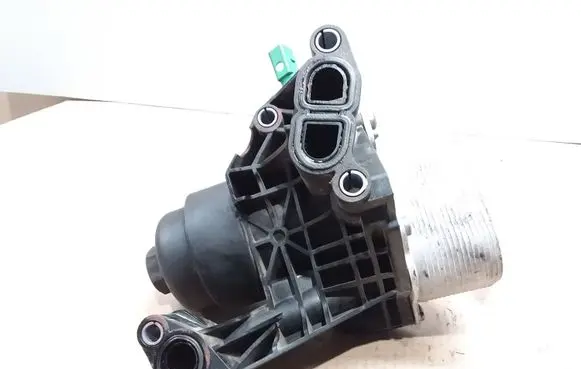 Skoda Octavia Mk3 (5E) Oil filter mounting bracket 03N115389A
